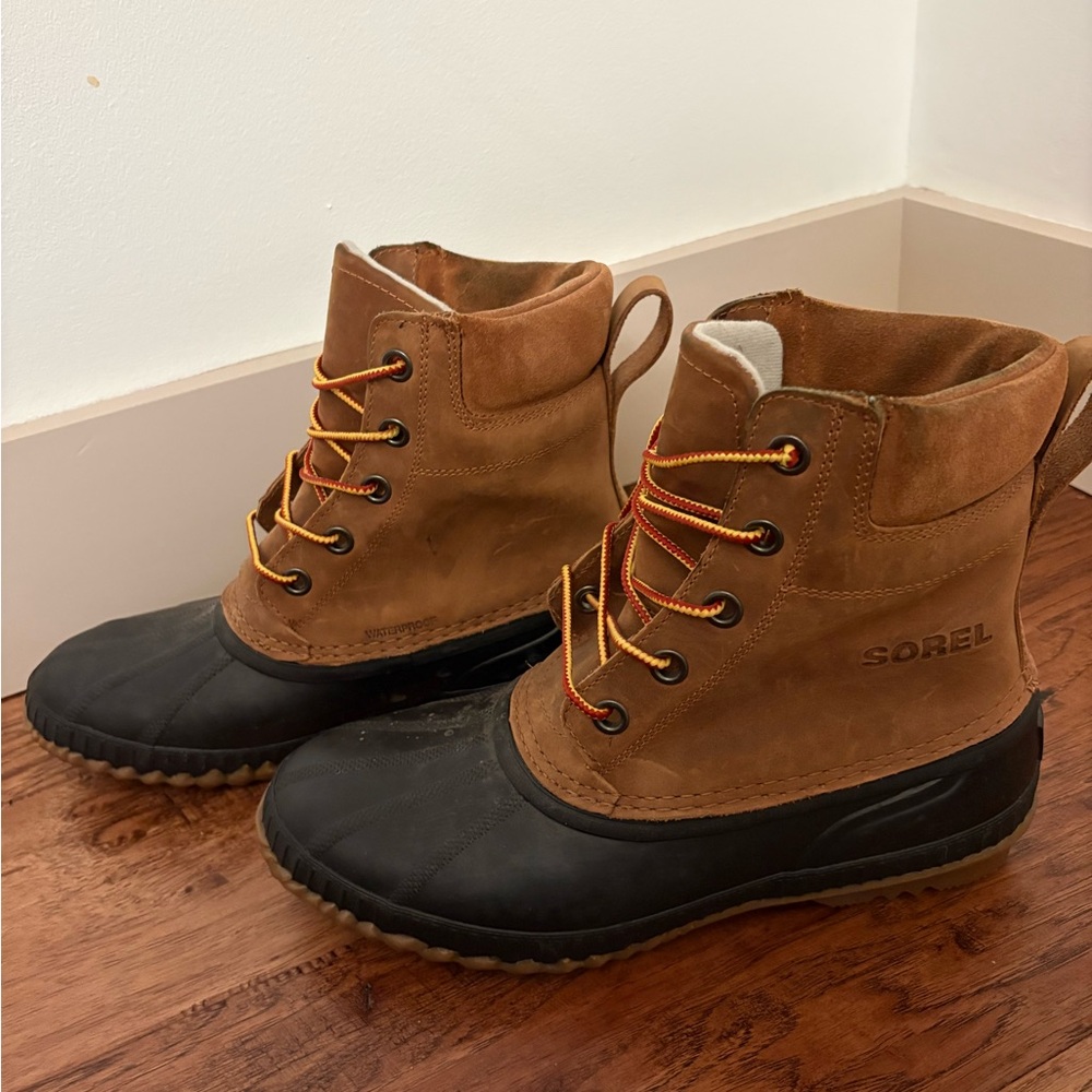 Sorel Men's Tan and Black Rain Boots